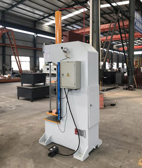 單臂液壓機(jī)